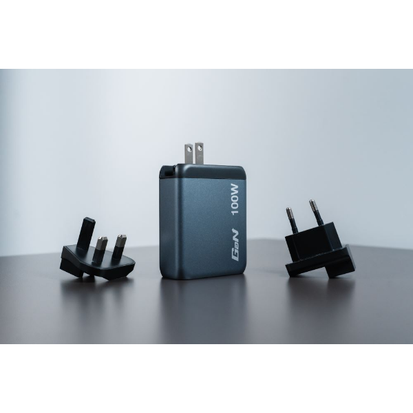 GNC-100 GaN Charger 100W 2xUSB-CPD 100W / 1xUSB- PD 65W/ 1 x USB- resmi